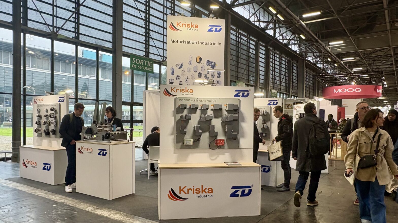 Stand KRISKA 42 m² îlot avec mur haut et orientation diagonale, Global Industrie 2026