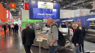 Stand Mecapack Interpack 2026 — vie sur le stand, machines en exposition